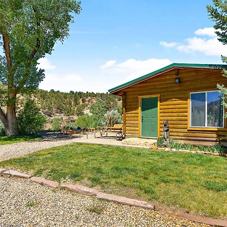 The Park Cabin At Mount Carmel Motel And Rv Park Exterior foto