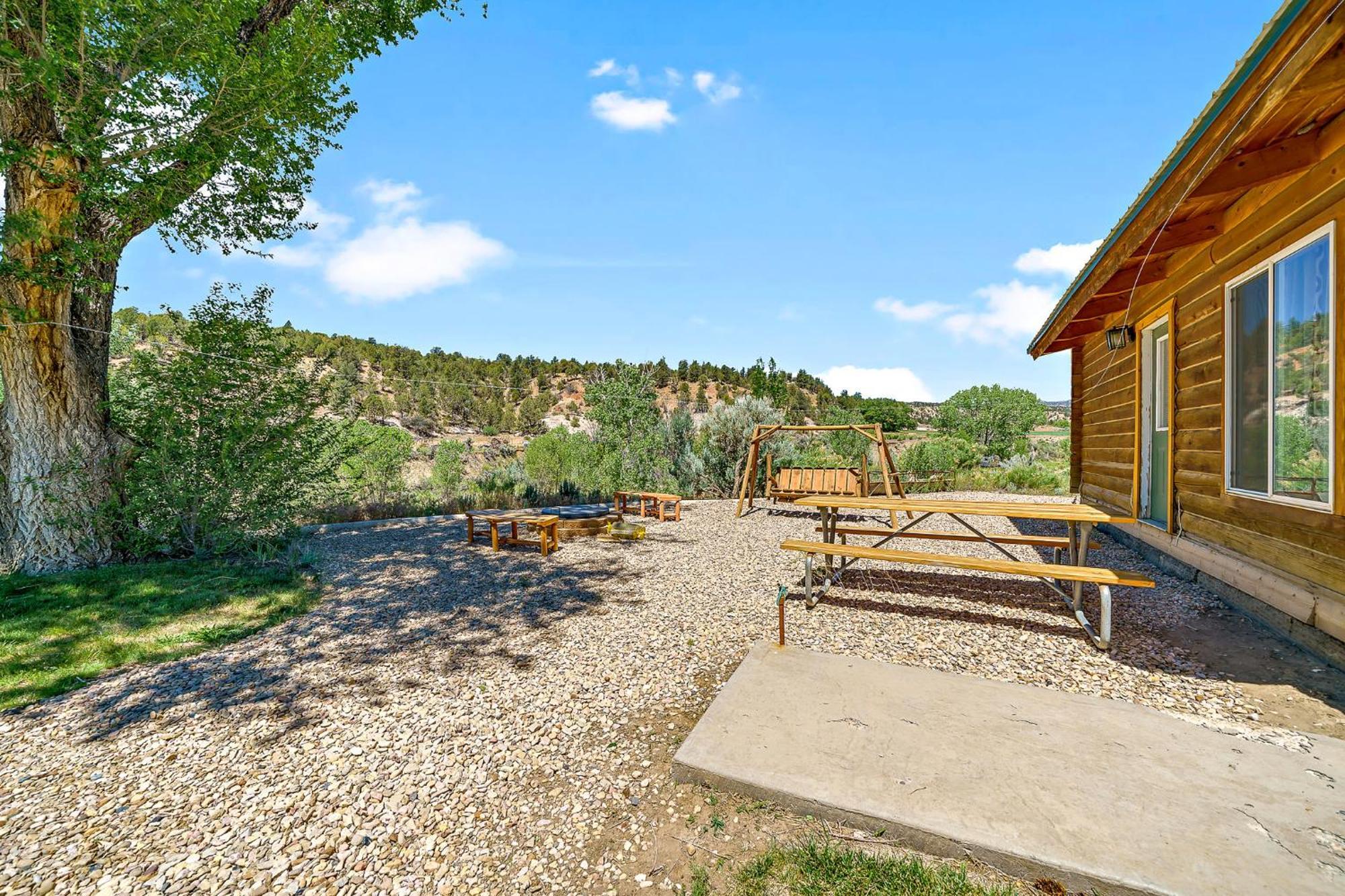 The Park Cabin At Mount Carmel Motel And Rv Park Exterior foto