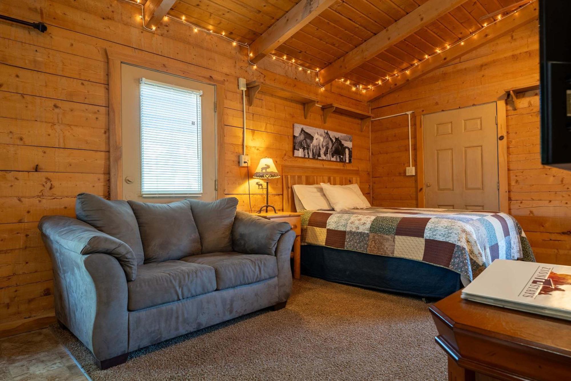 The Park Cabin At Mount Carmel Motel And Rv Park Exterior foto